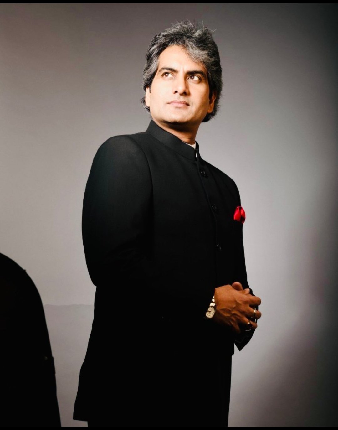 sudhir-chaudhary-biography-famtox